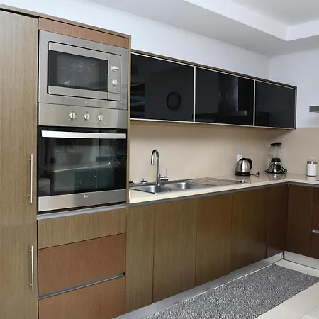 Spacious In With Year-round Private Pool