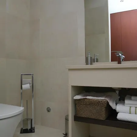 Spacious In With Year-round Private Pool Villa Caniçada
